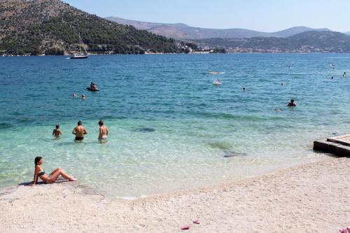 Apartments and rooms with parking space Marina Trogir - 5953 - image 6