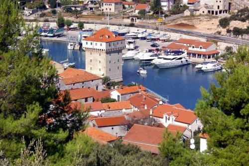 Apartments and rooms with parking space Marina, Trogir - 5953