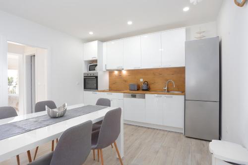 Two-Bedroom Apartment with Terrace and Sea View image 10