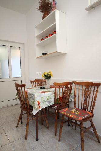 Two-Bedroom Apartment with Terrace image 4
