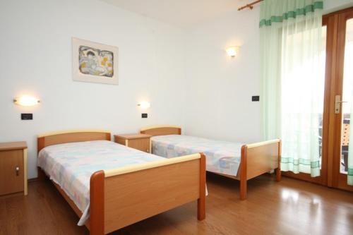 Apartments with a parking space Pag - 6535 - image 7