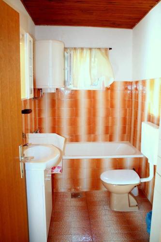 Apartments by the sea Pag - 6448 - image 4