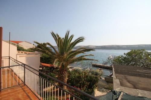 Apartments by the sea Stara Novalja Pag - 6470 - image 10