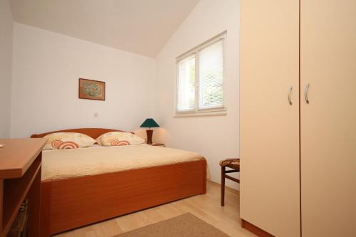 Three-Bedroom Apartment with Terrace and Sea View image 6