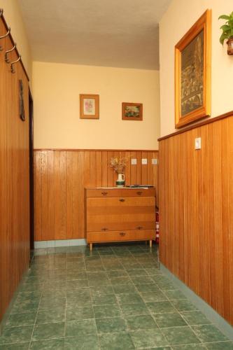 Three-Bedroom Apartment with Terrace and Sea View image 1