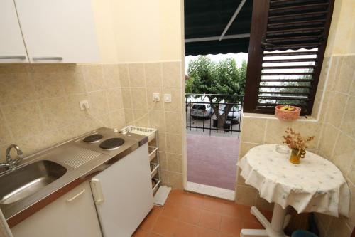 Studio with Terrace and Sea View image 4