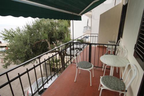 Studio with Terrace and Sea View image 2