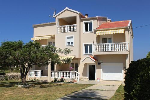  Apartments by the sea Vlasici, Pag - 6523 in Povljana