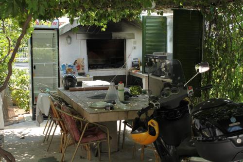 Apartments with a parking space Makarska - 6693 - image 11