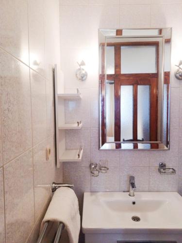 Two-Bedroom Apartment with Terrace image 7