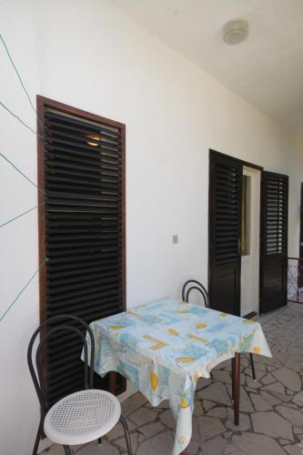 Triple Room with Terrace image 2