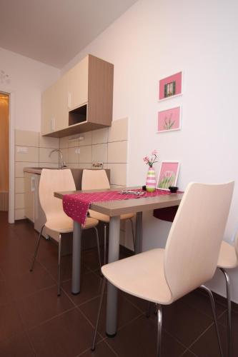 One-Bedroom Apartment with Sea View image 1