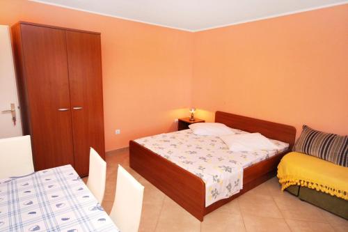 One-Bedroom Apartment with Terrace and Sea View room in Apartments by the sea Podgora Makarska - 6836