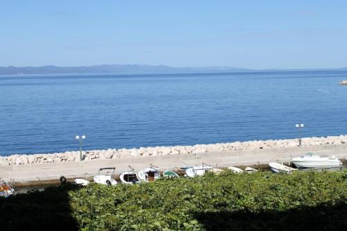 Apartment with Balcony and Sea View image 2