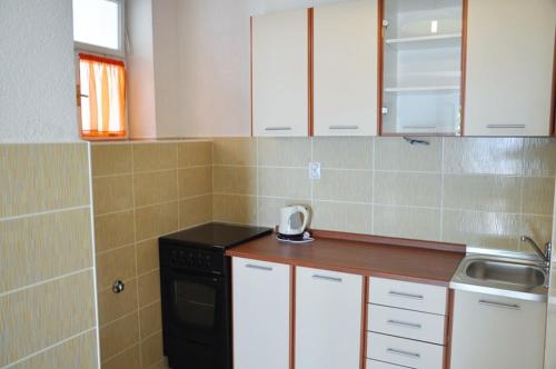One-Bedroom Apartment with Terrace and Sea View image 8