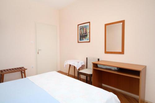 Apartment with Balcony and Sea View image 6