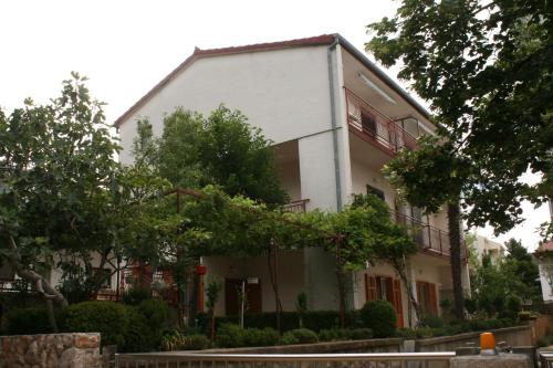 Apartments by the sea Starigrad Paklenica - 6579 - image 6