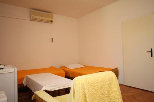 Triple Room with Terrace image 5