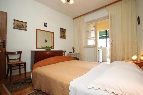 Studio with Terrace and Sea View image 7
