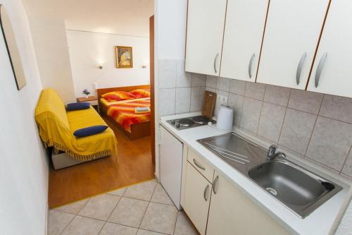 Apartments by the sea Drasnice Makarska - 6697 - image 12