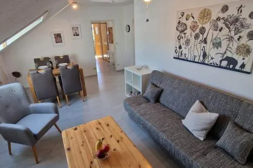 Schöne, helle 3 Zimmer mit Klimaanlage in Königstädten, Deutschland