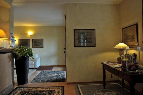 Vestabils, Hotel Parco in Castelvetro Piacentino