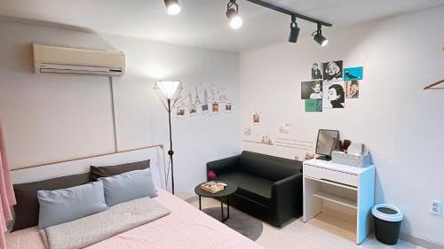 sinchon Stn 2 min 외국인전용 Ellen House Room Type - Double Room with Private Bathroom