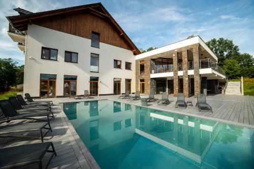 Aspen Prime Ski & Bike Resort - basen, sauna, jacuzzi, siłownia w cenie pobytu - Hotel - Głuchołazy