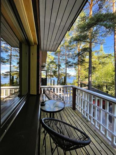 Side Sea View Room with Balcony and Shared Bathroom