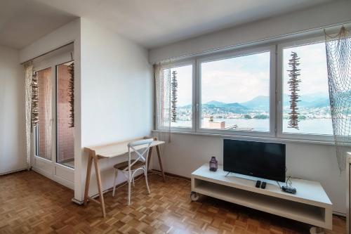 Collina Azzurra Lake View
