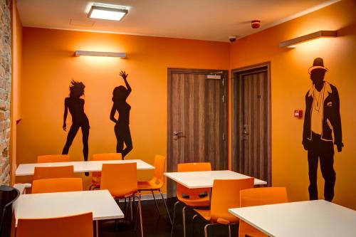 Planet Hostel – Warsaw, IL