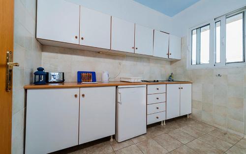 virtuve, Milios Studios in Tilosa