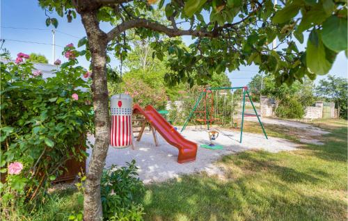 Gorgeous Home In Svetvincenat With Kitchen