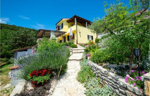 2 Bedroom Lovely Home In Rabac