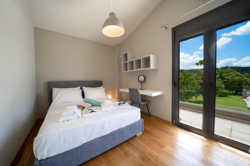 Villa Florentina at Chania Suburbs With Private Pool and BBQ in Mousoures