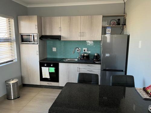 Elephant House, 2 bedroom House, Next to Pilanesberg and Sun City