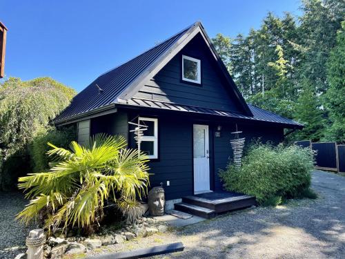 Beautiful Oceanfront Cabin With Hot Tub! - Gww in Ucluelet, Canada