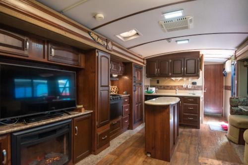 오키나와 본섬 ペットOK! JUNGLIA 15分! サウナ-プール-Private Villa 405 (ペットOK! JUNGLIA 15分! サウナ-プール-Private Villa 405) 3성급 호텔 레스토랑