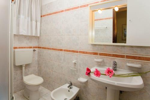 Two-Bedroom Apartment image 3