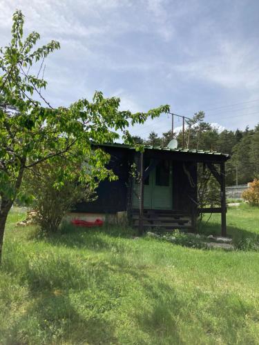 Petit chalet pour amoureux de la nature au « Domaine de Tara »