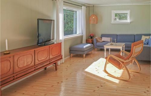4 Bedroom Nice Home In Fjelberg in Adnavik