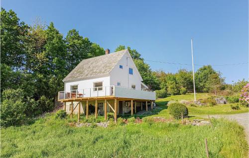 Viesnīcas āriene, 4 Bedroom Nice Home In Fjelberg in Adnavik
