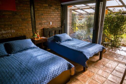 1 double bed, 1 twin bed