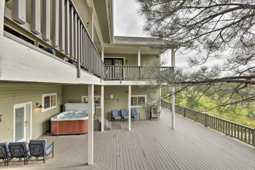 Upscale Flagstaff Home with Hot Tub and Mountain Views