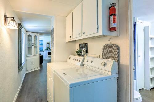 Near Water Lake Dallas Home with Furnished Patio! in Лейк-Даллас