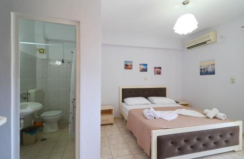 Neranxi Apartment & Rooms – Himarë, CA