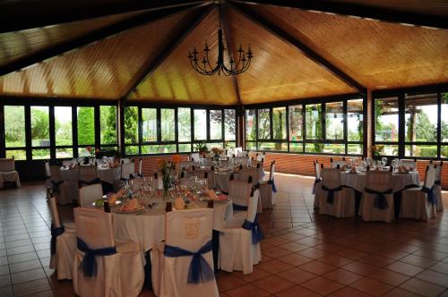 Bankett-terem, Hotel Cuatro Calzadas in Mozarbez