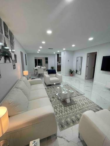 AMAZING, ONE OF A KIND 3/2 HOME