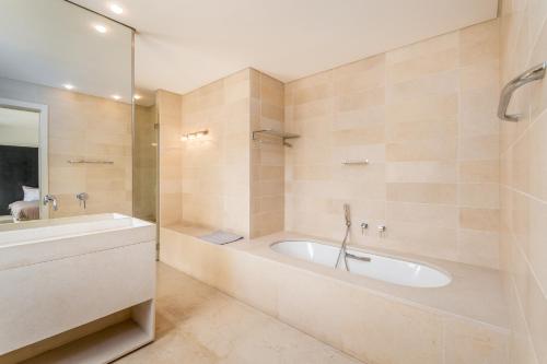Apartment image 10