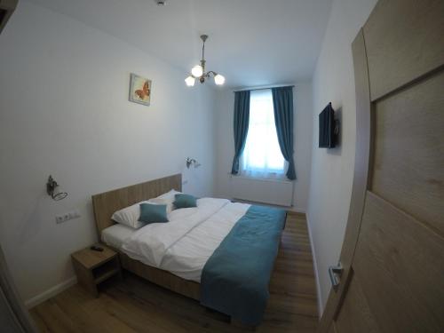 Family Suite with Balcony image 10